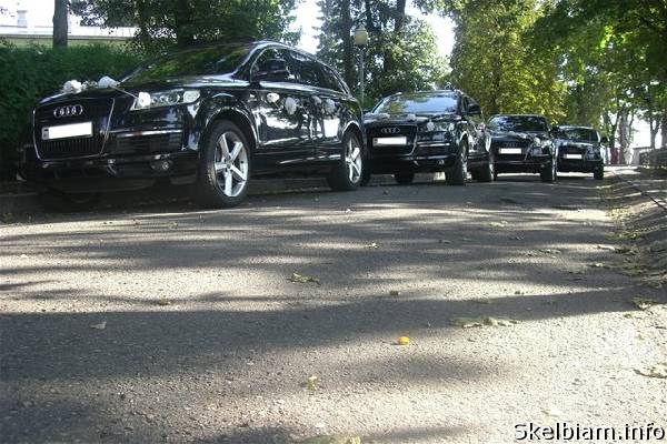 Paveiksliukas Prabangiu automobiliu nuoma